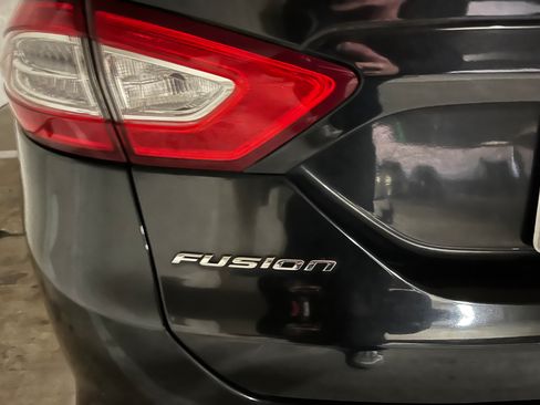 Used 2013 Ford Fusion SE image 6