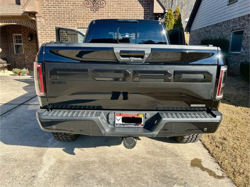 Used 2017 Ford F150 XLT w/ Equipment Group 302A Luxury AWD/4WD image 5