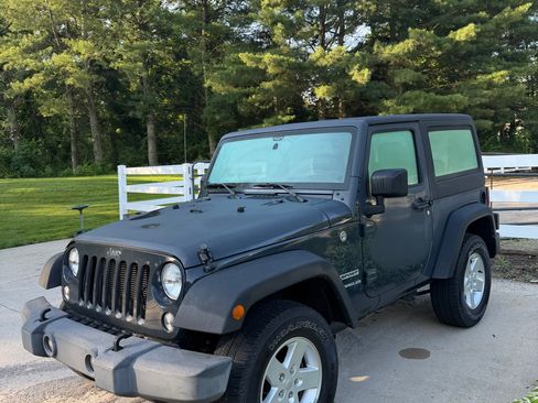 Used 2017 Jeep Wrangler Sport w/ Quick Order Package 24S AWD/4WD image 4