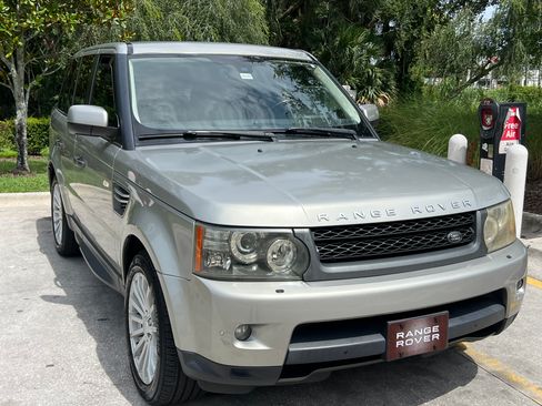 Used 2011 Land Rover Range Rover Sport HSE AWD/4WD image 2