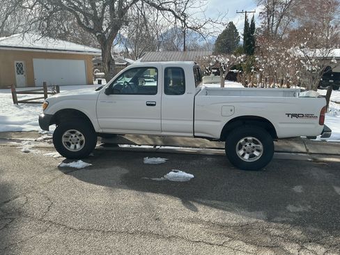 Used 1999 Toyota Tacoma PreRunner image 2
