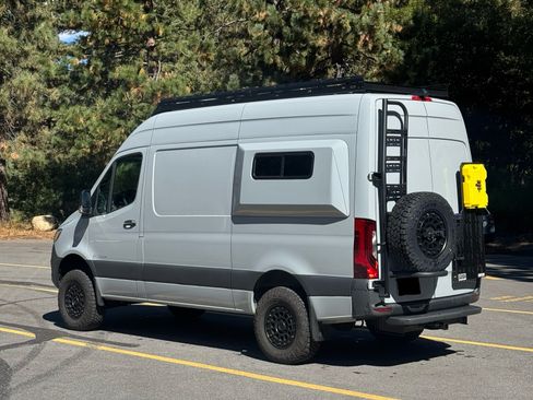 Used 2023 Mercedes-Benz Sprinter 2500 image 2