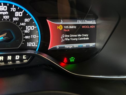 Used 2017 Ford C-MAX Energi Titanium w/ Equipment Group 501A FWD image 17