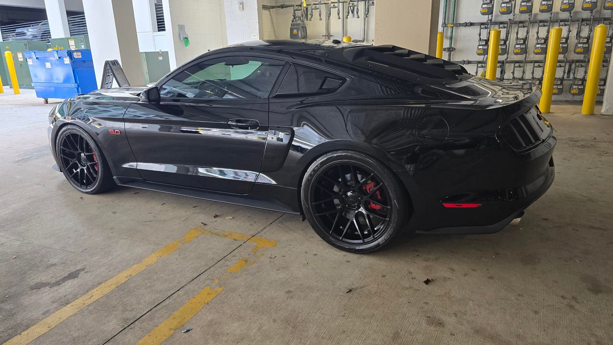 Used 2015 Ford Mustang GT Premium w/ GT Performance Package RWD image 1