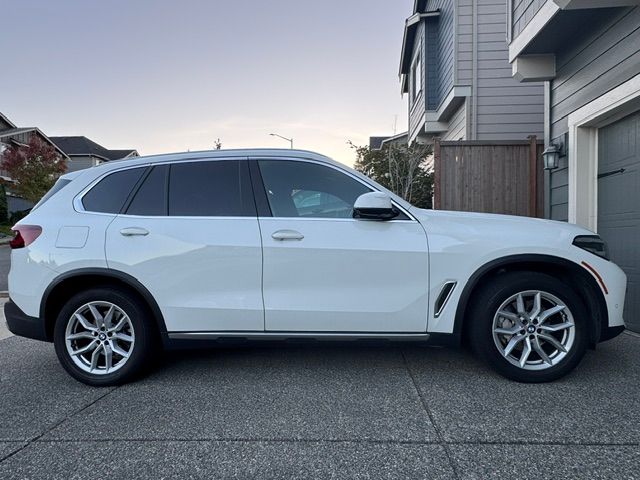 Used 2023 BMW X5 xDrive40i w/ Premium Package AWD/4WD image 22