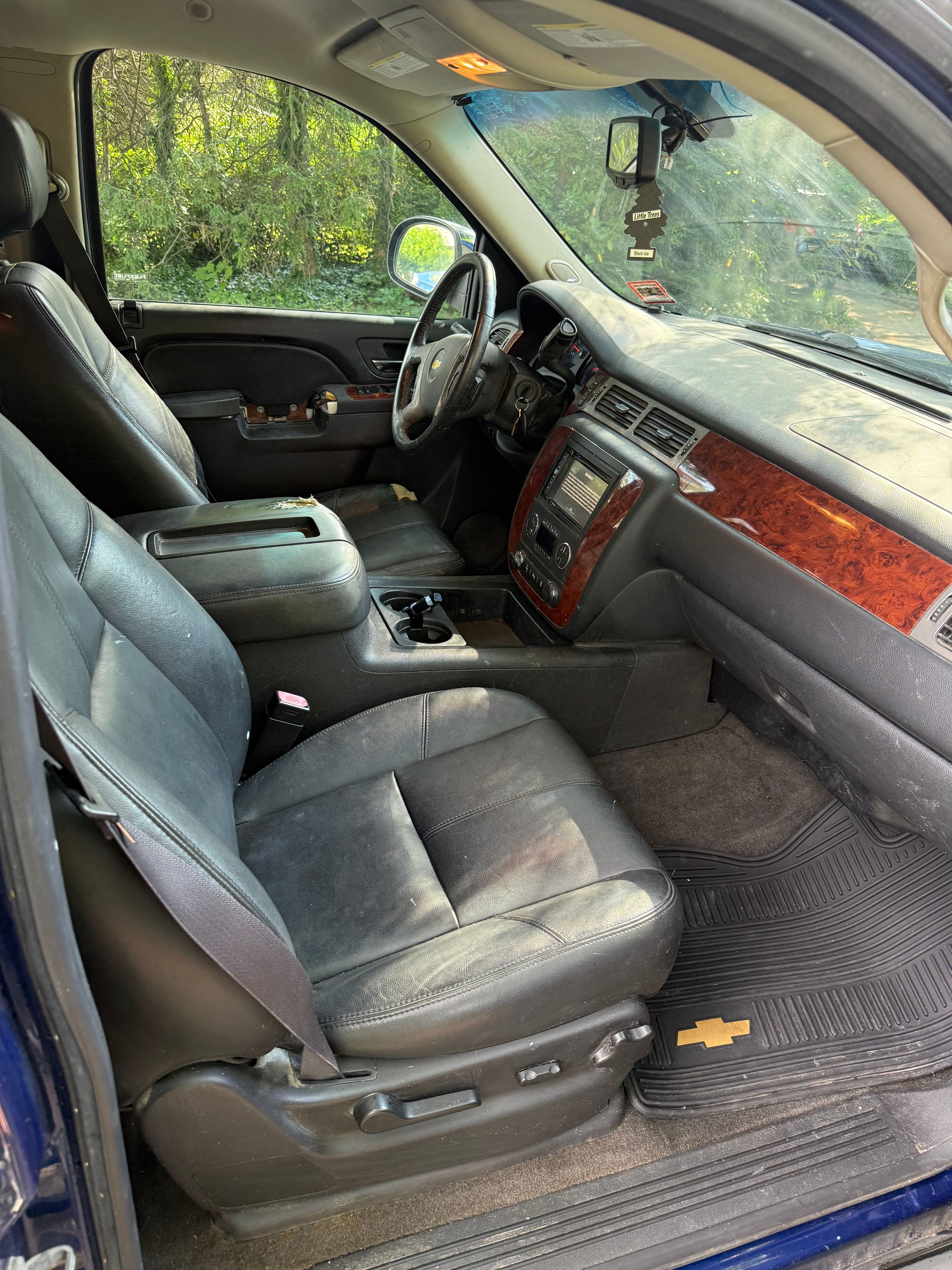 Used 2013 Chevrolet Avalanche LT w/ All-Star Edition AWD/4WD image 9