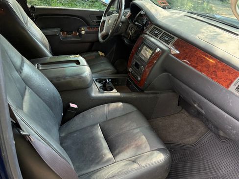 Used 2013 Chevrolet Avalanche LT w/ All-Star Edition AWD/4WD image 9