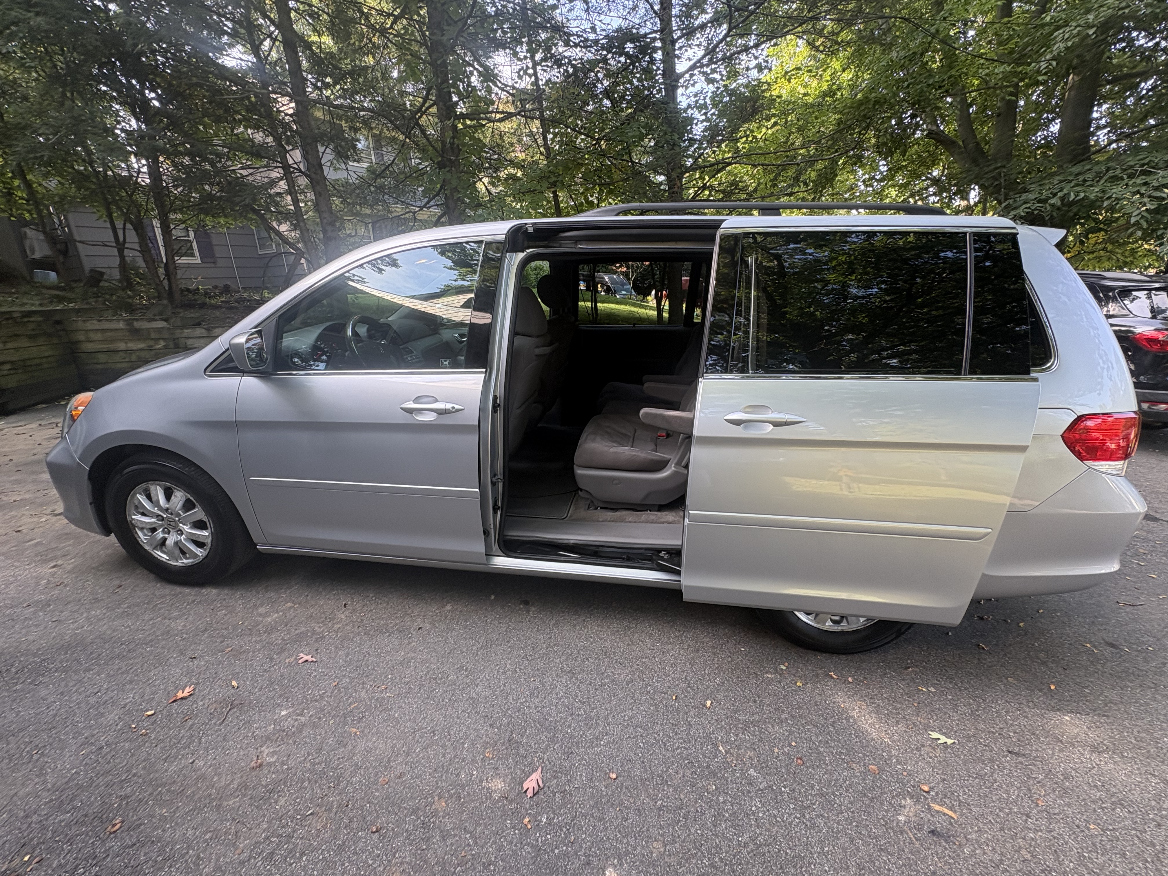 Used 2010 Honda Odyssey EX image 13