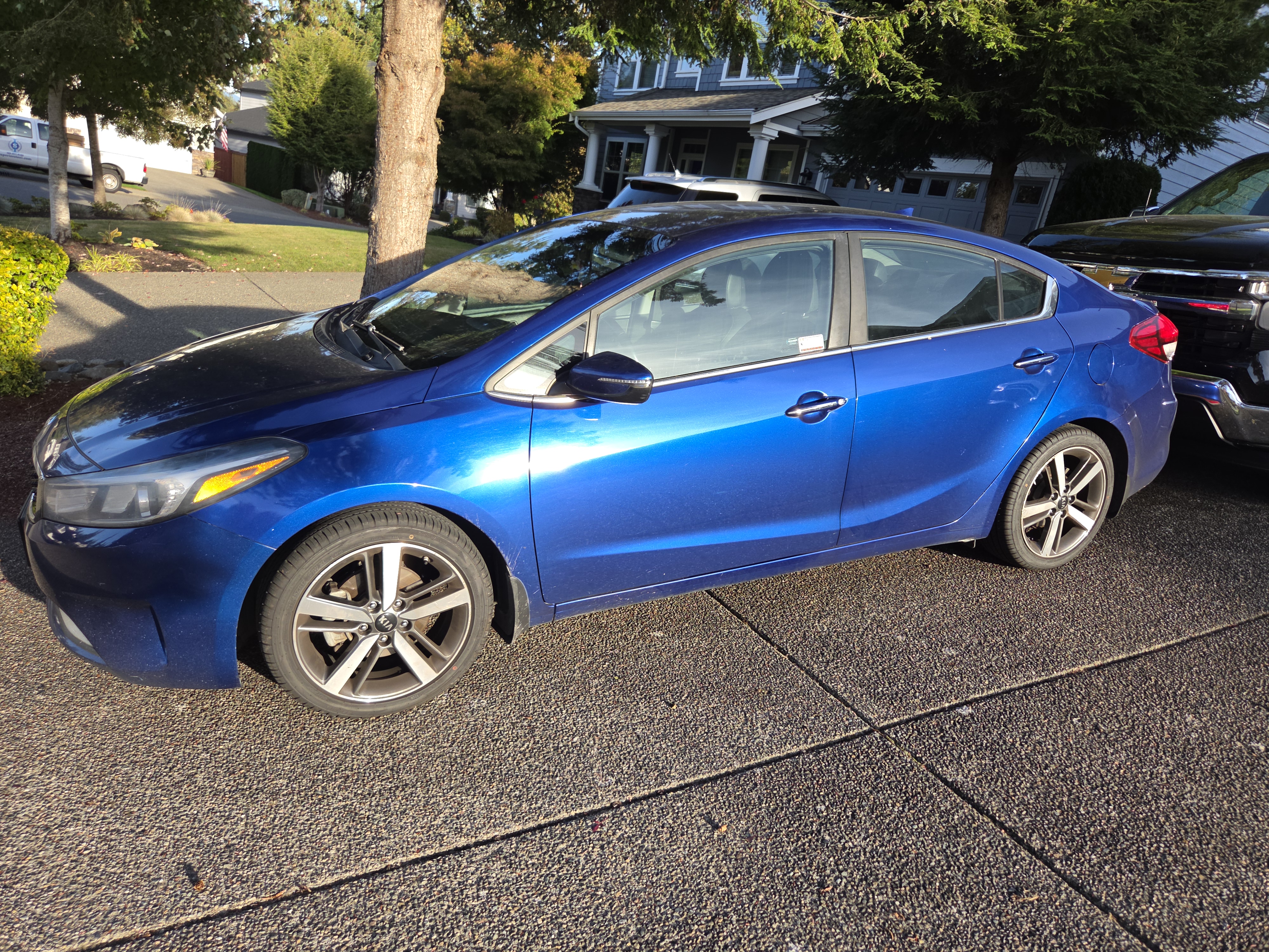Used 2017 Kia Forte EX FWD image 1