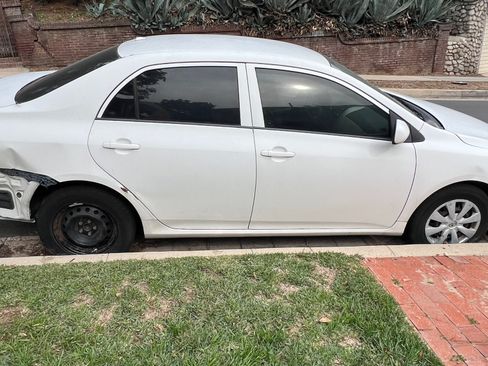 Used 2010 Toyota Corolla image 5