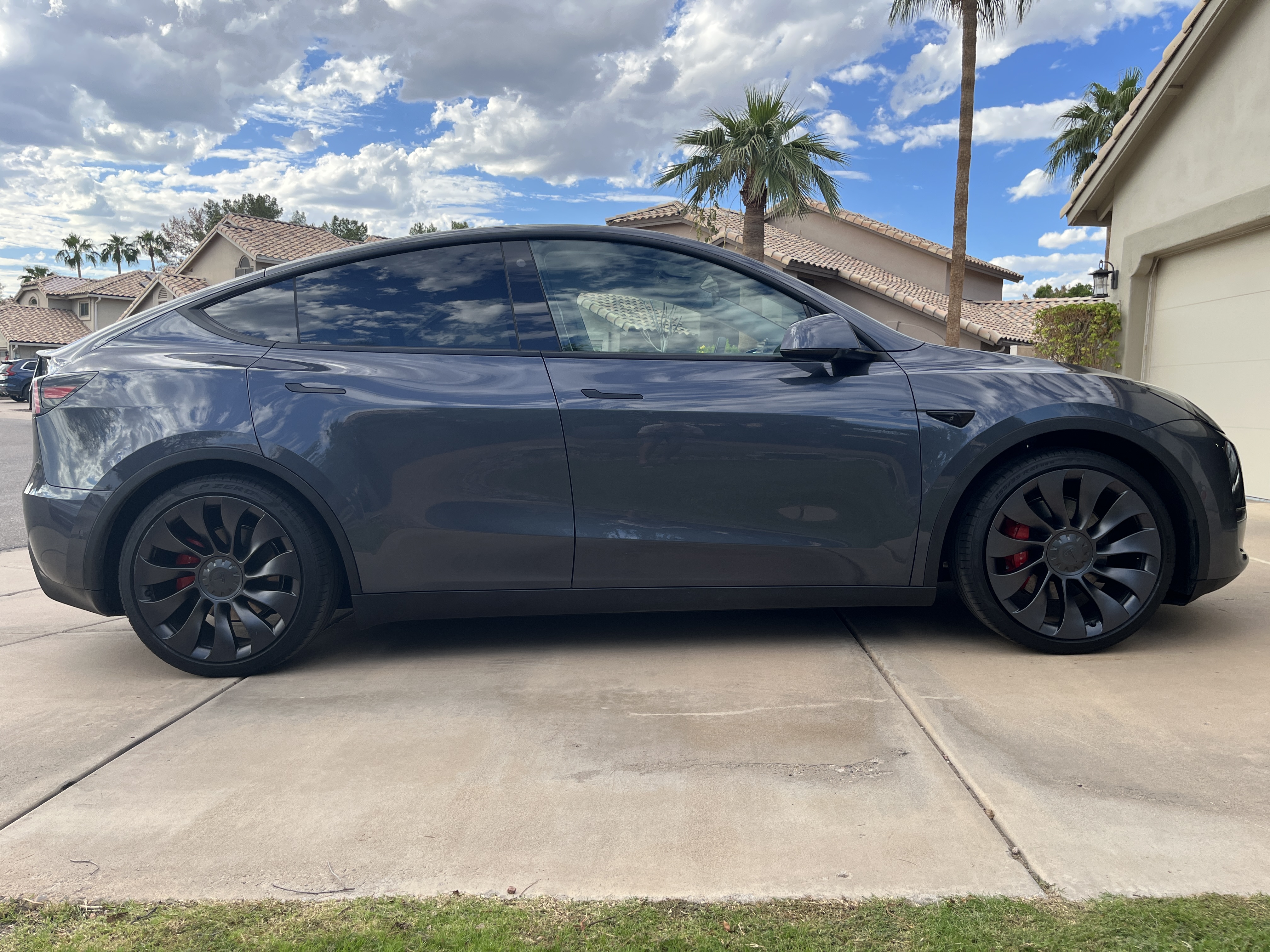 Used 2022 Tesla Model Y Performance AWD/4WD image 2