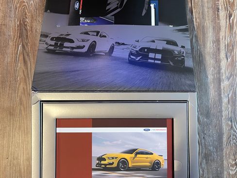 Used 2018 Ford Mustang Shelby GT350 w/ Convenience Package image 14