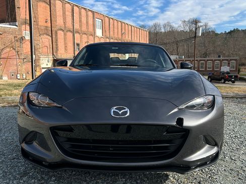 Used 2018 MAZDA MX-5 Miata Club w/ Brembo/BBS Recaro Package image 5