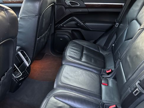 Used 2012 Porsche Cayenne image 10