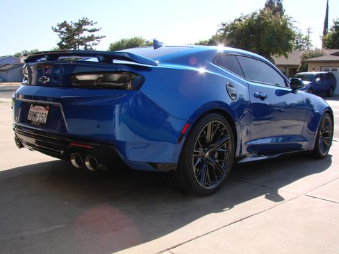 Used 2018 Chevrolet Camaro ZL1 image 8