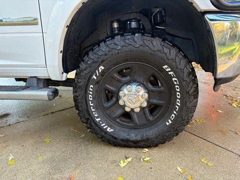 Used 2015 RAM 3500 Laramie Longhorn image 10