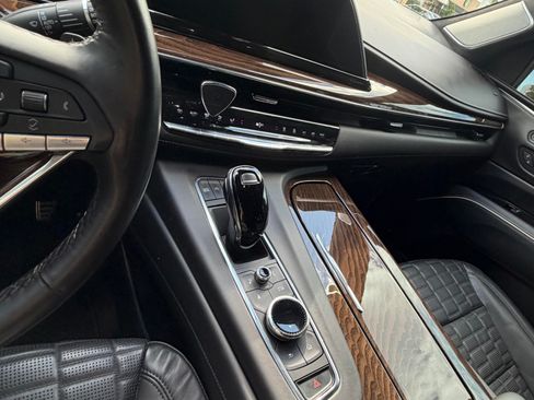 Used 2023 Cadillac Escalade ESV Sport Platinum image 13