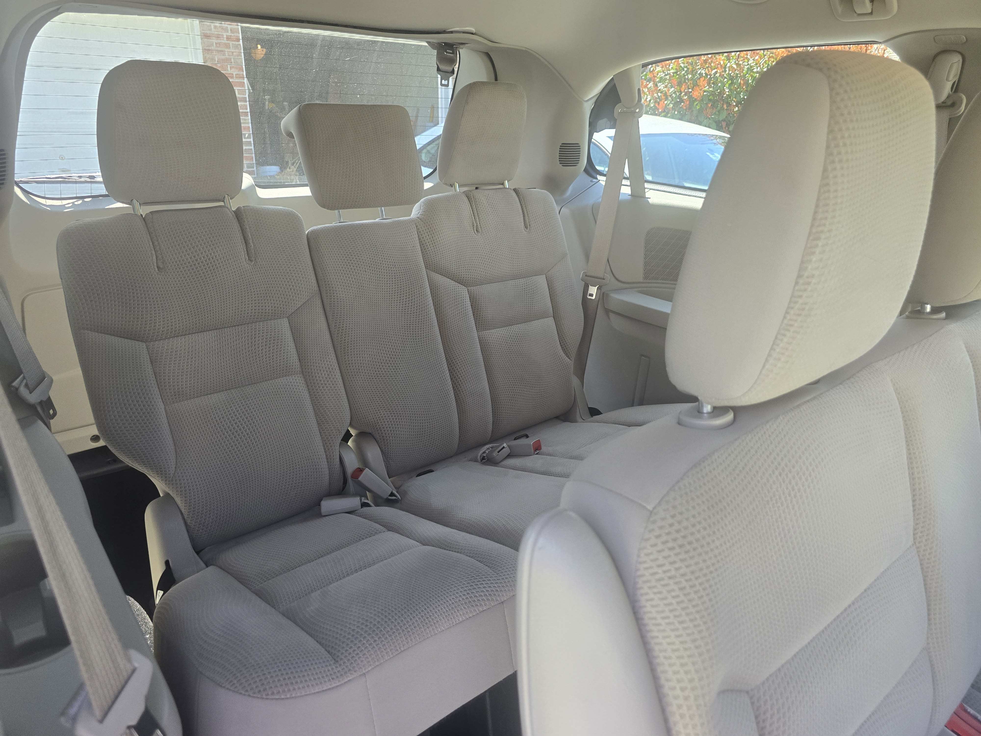 Used 2019 Dodge Grand Caravan SE FWD image 18