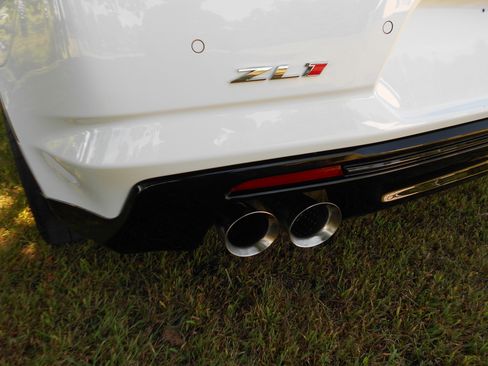 Used 2023 Chevrolet Camaro ZL1 image 9