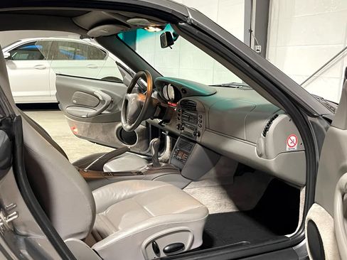 Used 2001 Porsche 911 Cabriolet image 12