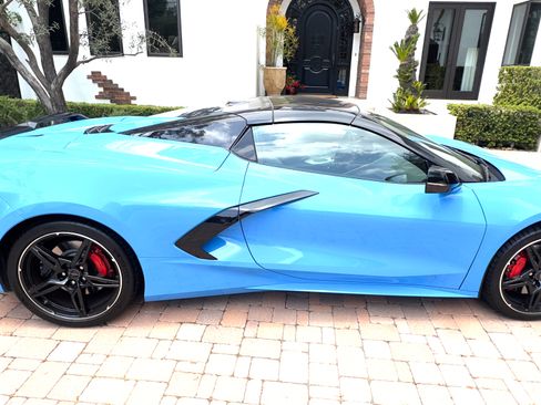 Used 2021 Chevrolet Corvette Stingray Preferred Conv w/ Z51 Performance Package RWD image 10