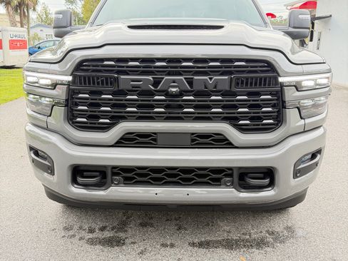 Used 2026 RAM 2500 Limited AWD/4WD image 8