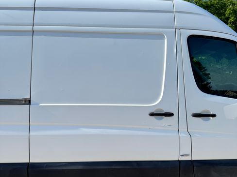 Used 2015 Mercedes-Benz Sprinter 2500 image 5