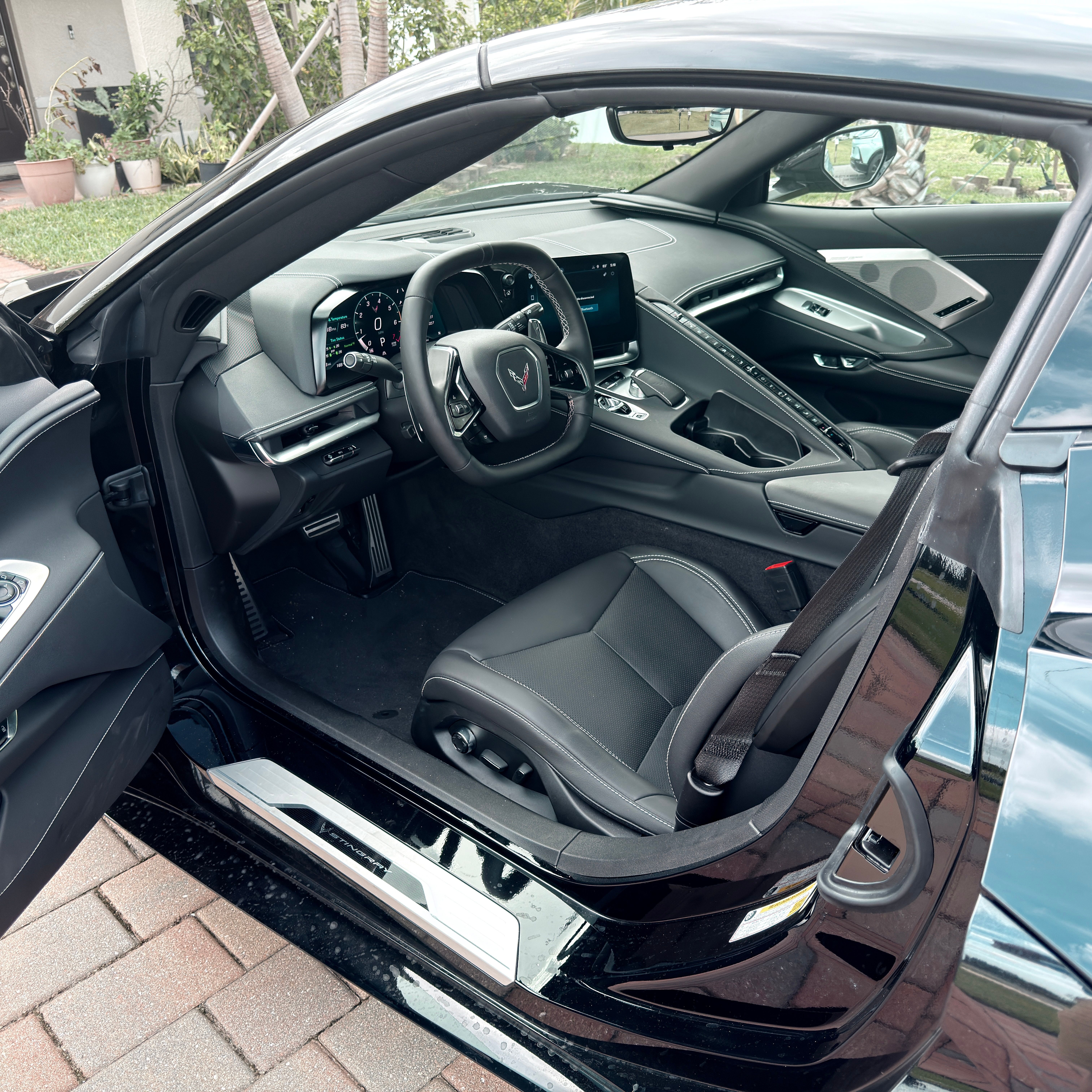 Used 2024 Chevrolet Corvette Stingray Preferred Cpe w/ Z51 Performance Package RWD image 5