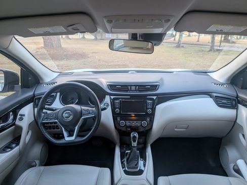 Used 2022 Nissan Rogue Sport SL image 25