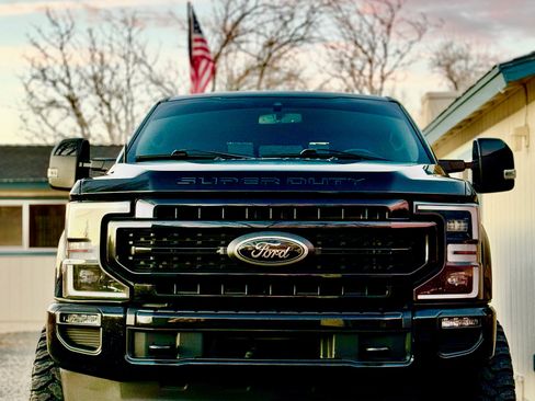 Used 2022 Ford F350 Lariat w/ Black Appearance Package AWD/4WD image 1