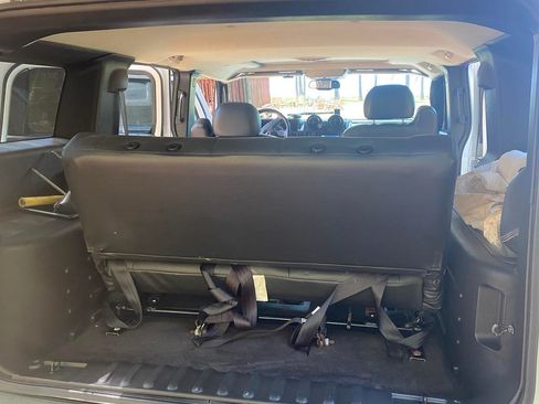 Used 2005 HUMMER H2 w/ Preferred Equipment Group image 17