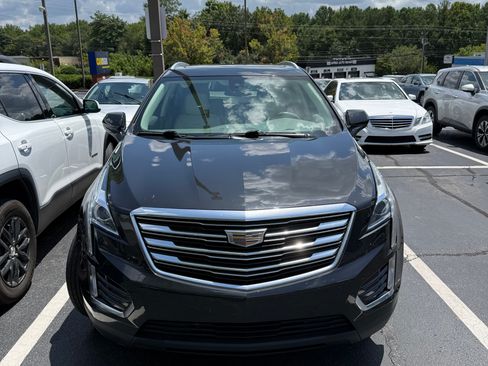 Used 2019 Cadillac XT5 Luxury FWD image 2