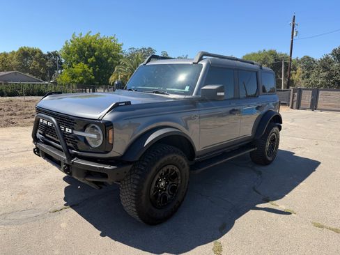 Used 2023 Ford Bronco Wildtrak AWD/4WD image 2