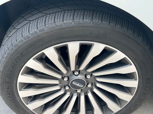 Used 2020 Lincoln Navigator Reserve w/ Luxury Package RWD image 4