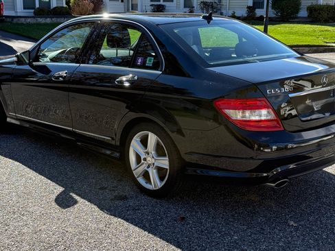 Used 2011 Mercedes-Benz C 300 4MATIC Sedan image 4