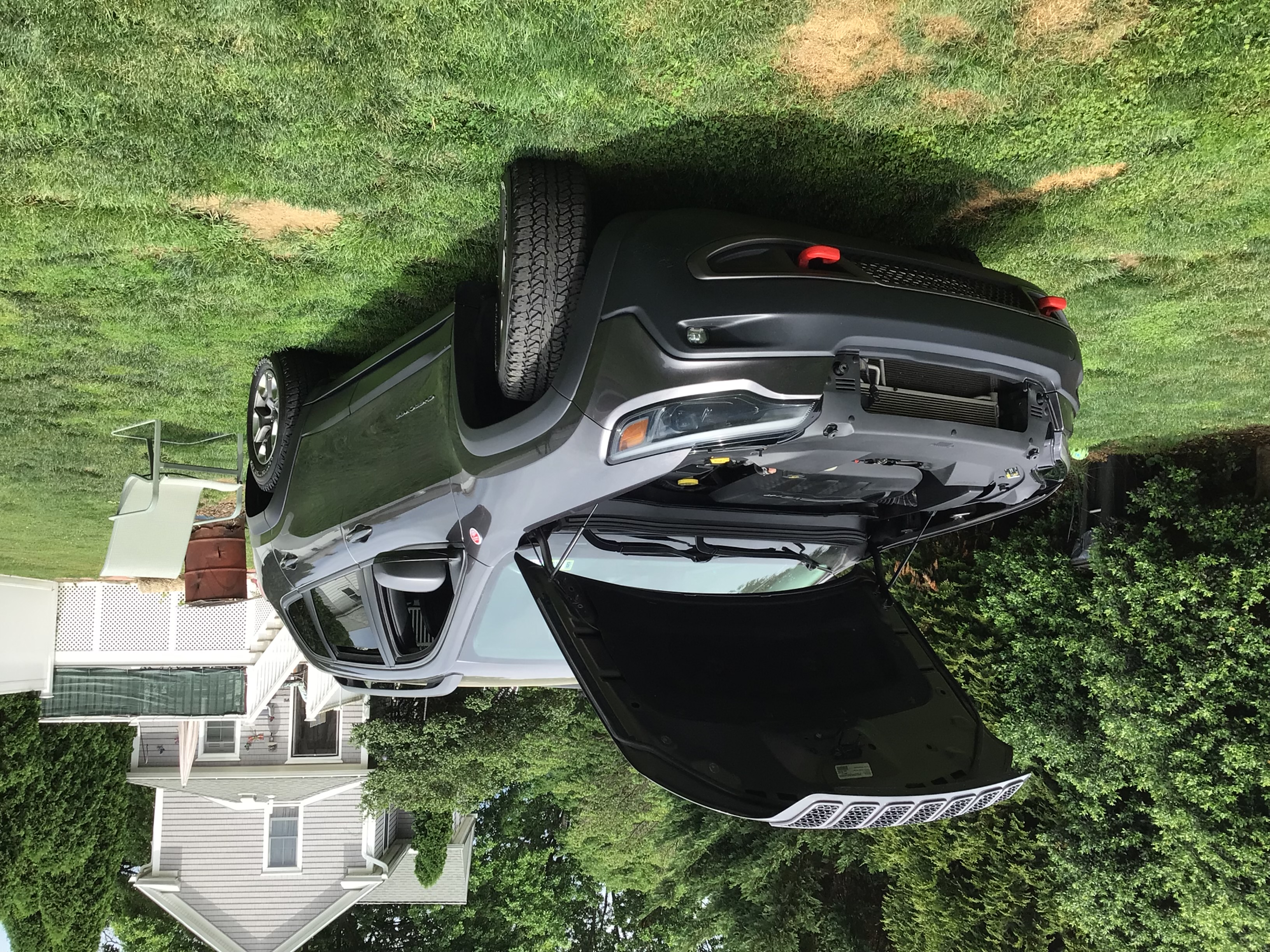 Used 2019 Jeep Cherokee Trailhawk w/ Cold Weather Group AWD/4WD image 4