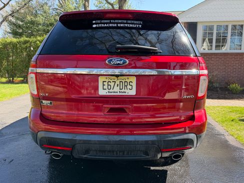 Used 2014 Ford Explorer XLT w/ Equipment Group 202A image 6