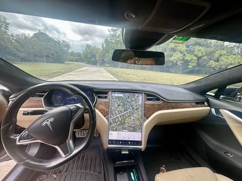 Used 2016 Tesla Model S P90D image 10