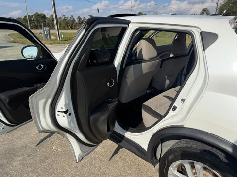 Used 2013 Nissan Juke SV image 10