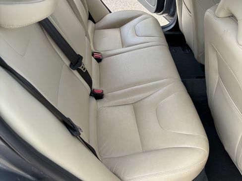Used 2018 Volvo V60 T5 Dynamic image 9