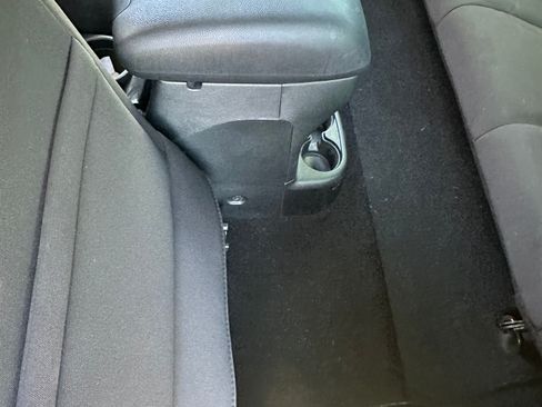 Used 2018 Jeep Wrangler Sport AWD/4WD image 17