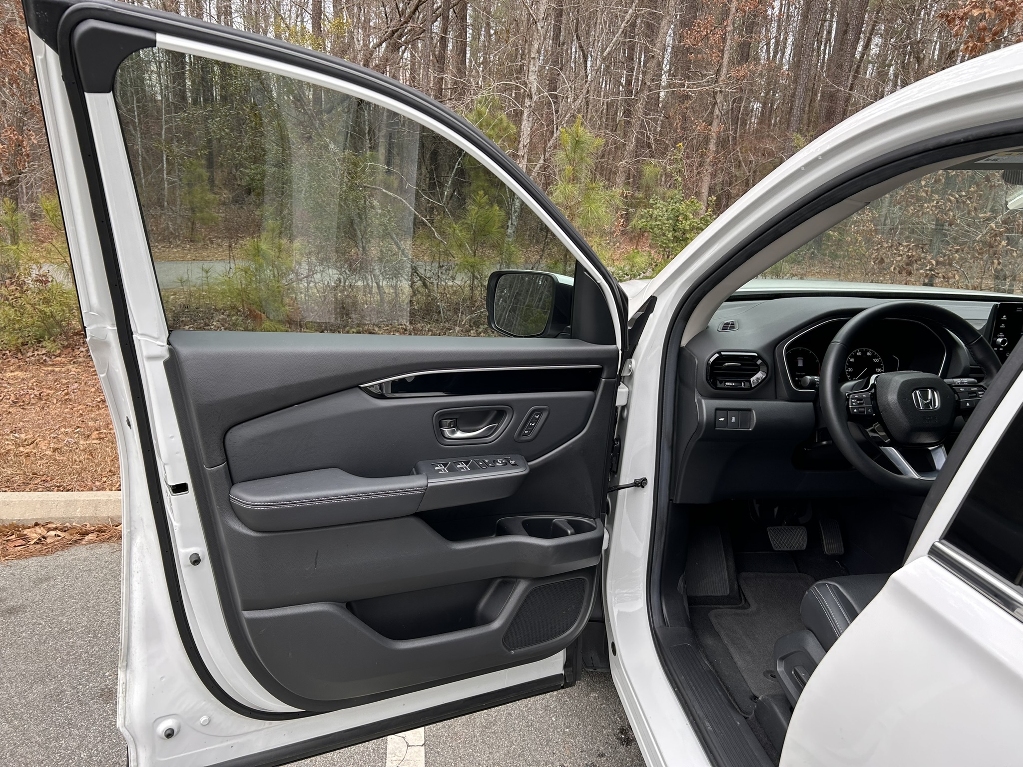 Used 2024 Honda Pilot Touring image 11