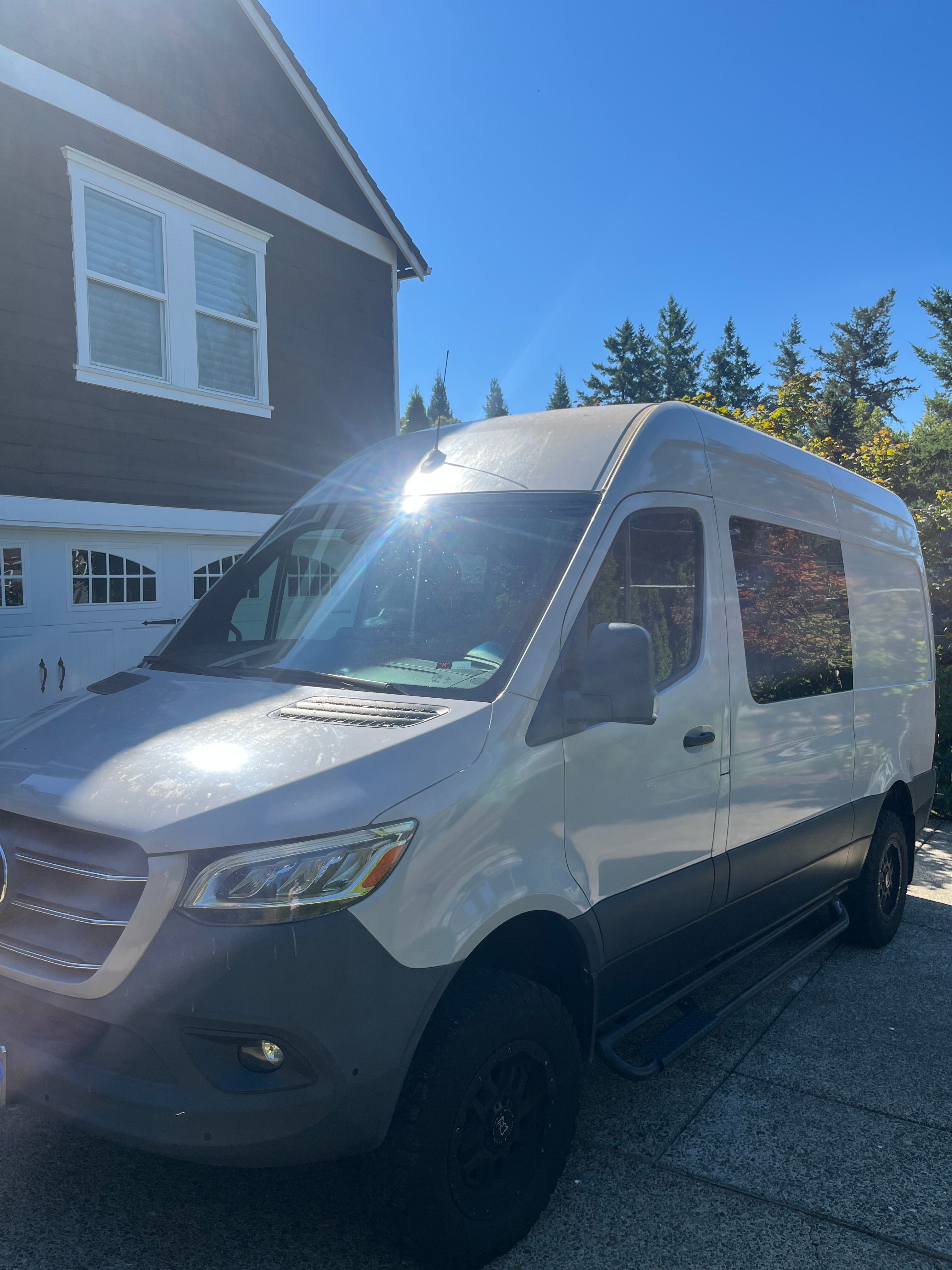 Used 2020 Mercedes-Benz Sprinter 2500 image 4