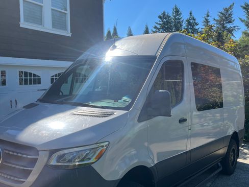 Used 2020 Mercedes-Benz Sprinter 2500 image 4