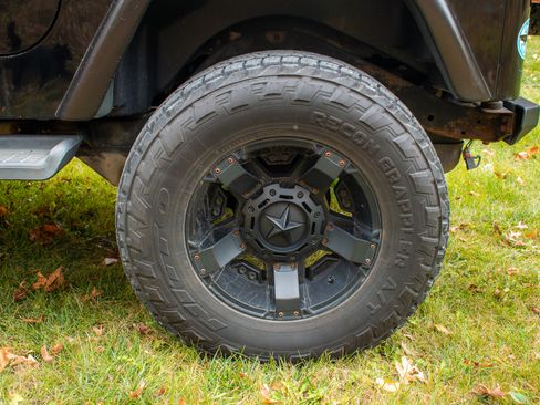 Used 2004 Jeep Wrangler SE w/ Ecco Tire & Wheel Group image 9