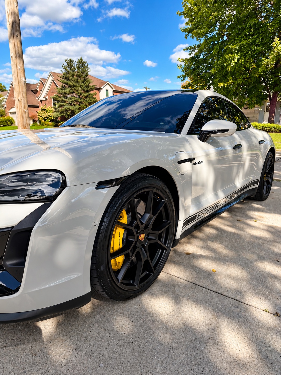 Used 2025 Porsche Taycan AWD/4WD image 5