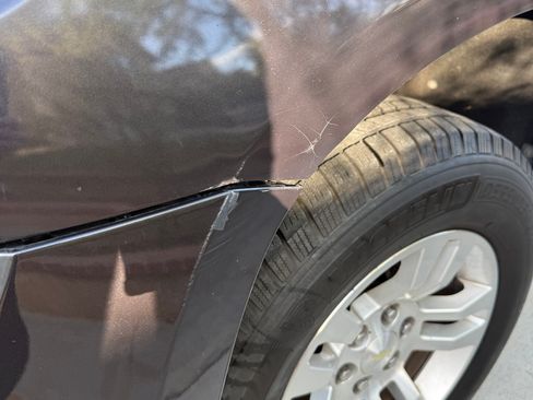 Used 2016 Chevrolet Suburban LT image 6