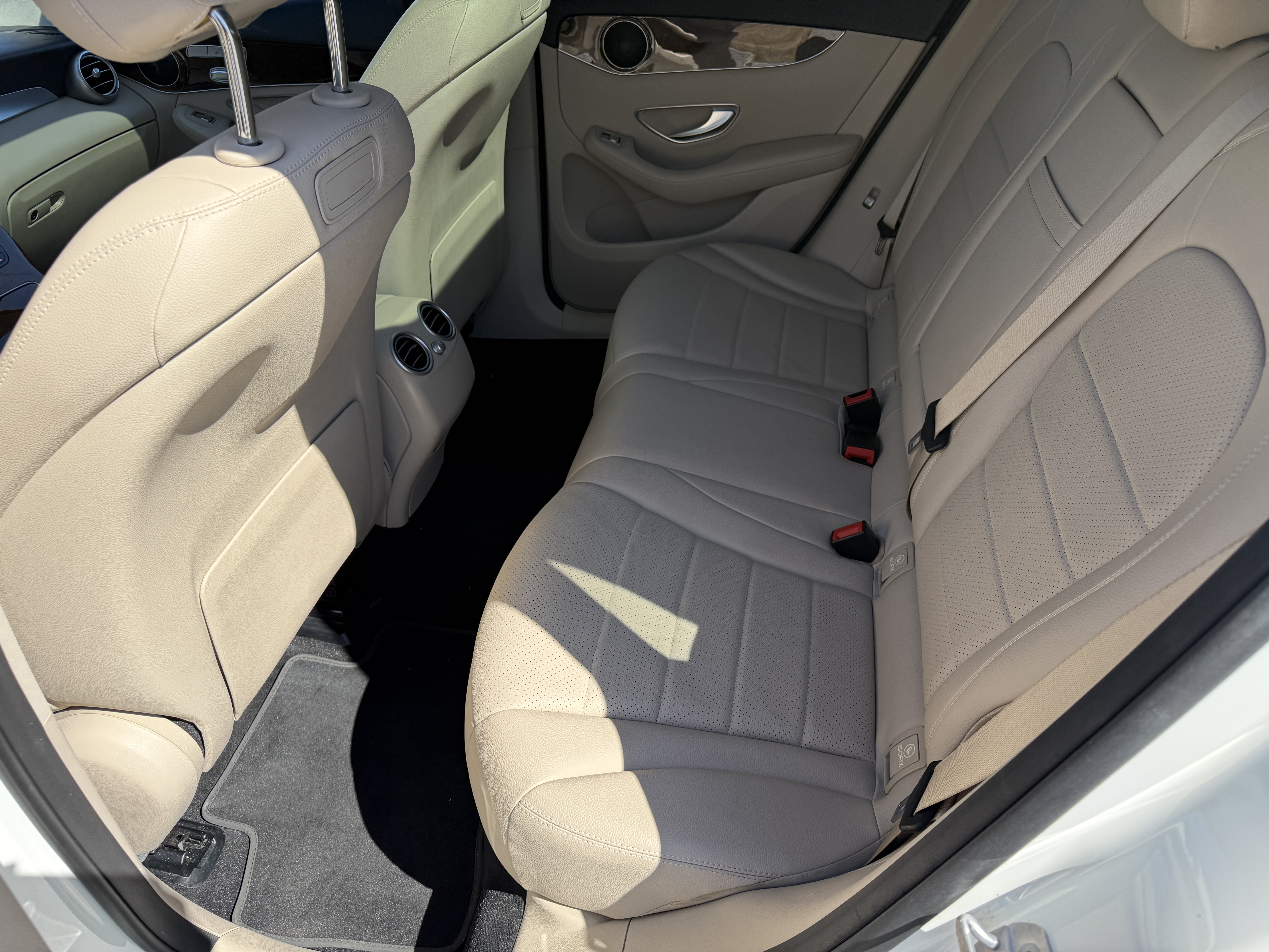 Used 2018 Mercedes-Benz GLC 300 image 6