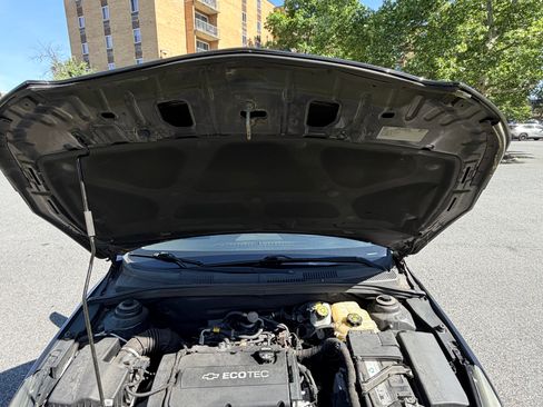 Used 2016 Chevrolet Cruze LS FWD image 13