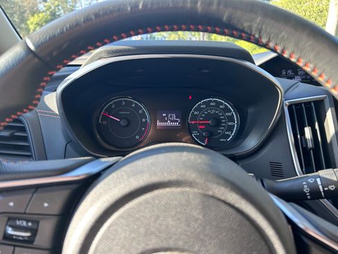 Used 2023 Subaru Crosstrek 2.0i Premium AWD/4WD image 2